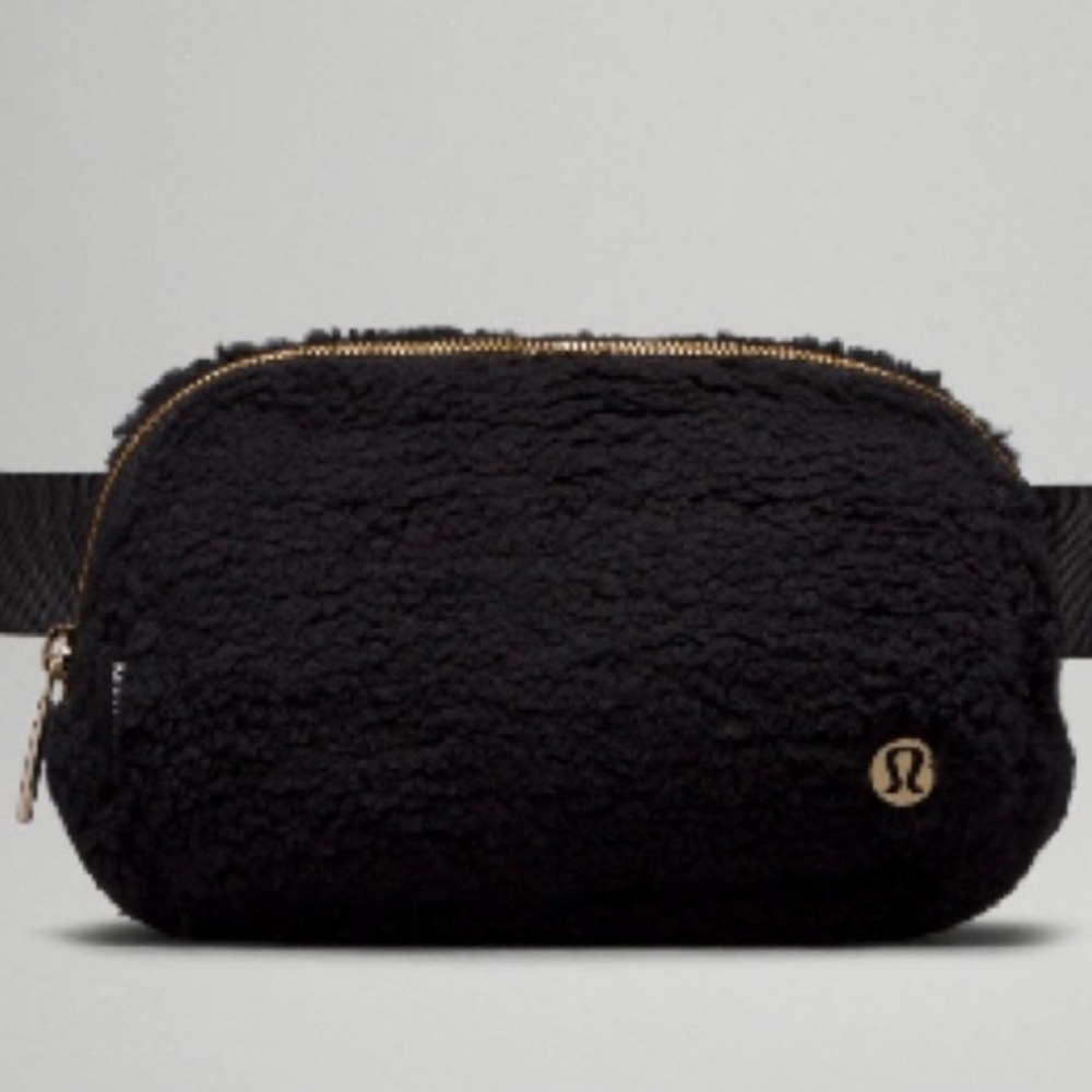 lululemon athletica Black Everywhere Beltbag Bag